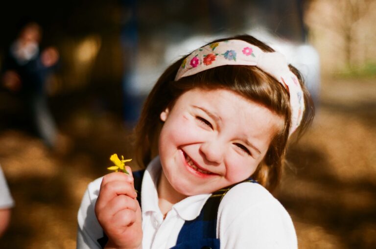 pupil-smiling-flower